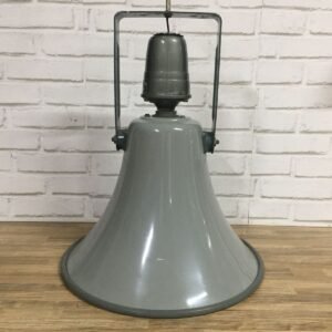 Lámpara industrial de techo basada en un altavoz de coche electoral de los años 70 Phillips original sellado