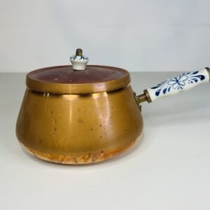 Cacerola de cobre y mando de cerámica Delft Holanda 1960’s