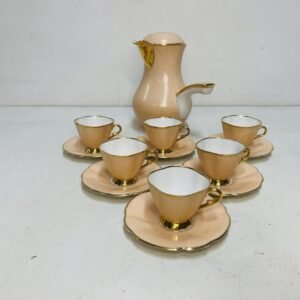 Set de chocolate “ Merniere” en porcelana fina Chantilly y oro fino 18 K Francia 1960’s