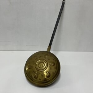 Antiguo calientacamas en hierro y latón 65 cm
