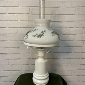 Quinqué de luz “ Florence “ con cristal de opalina pintado a mano  60 cm