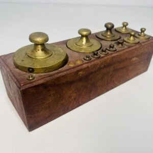 Antiguo juego de pesas de bronce de precisión 10gr-2Kg by V.Guardia Valencia ppos S.XX
