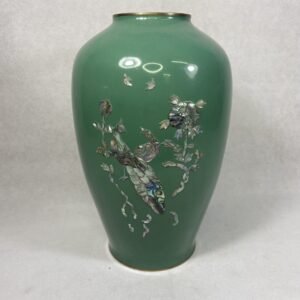 Jarrón de latón y laca coreana "Yayoi" con inscrustaciones en madreperla 1960's 25 cm
