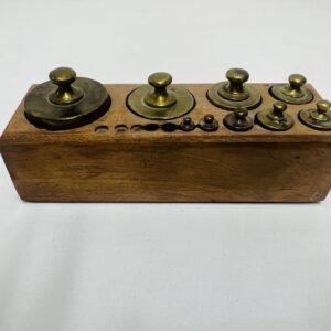 Antiguo juego de pesas de bronce de precisión 10gr-2Kg by V.Guardia Valencia ppos S.XX