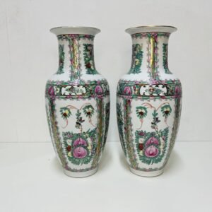 Pareja de jarrones en cerámica policromada de Macao 1960’s 42 cm
