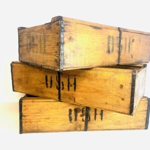 Antiguas cajas de mercados de fruta y verduras de principios de S.XX