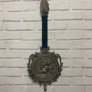 Antiguo Wallbelt “Napoleón” en peltré tallado 1920’s
