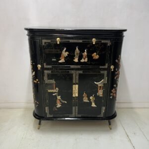 Cabinet Bar Chinoisserie en laqué sobre madera de iroko by Qlaua Yangzhou Laquerware China 1950’s 96x46x148 cm