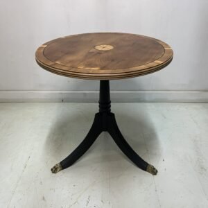 Velador victoriano” Lexigton” 1950’s by la Opalina