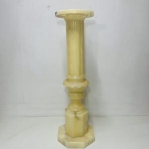 Antiguo pedestal de alabastro “ Santa Luce “ Italia 1950’s 72 cm