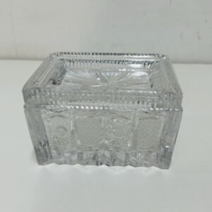 Bombonera “ Tiberia” en cristal tallado de Bohemia 1960’s 14x9 cm