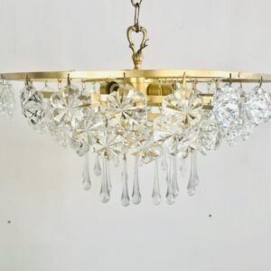 Lámpara de techo de cristal Grand Petalier en cristal de roca y latón pulido Italia 1950’s
