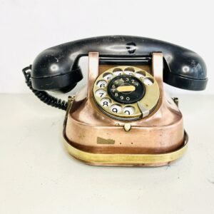 Teléfono de cobre y baquelita by MGF Bell Telephone Ambers- Belgique 1955