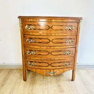 Chiffonier Luis XV Bois de Rose y Pierre Roussel con marquetería de limoncillo y volutas de bronce tallado Francia 1920’s