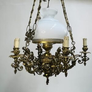 Chandelier Baroque “ Petain” en bronce tallado y cristal opalino Francia finales S.XIX