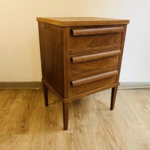 Cajonera danesa en madera de teca by Peter Moos linje 1960’s 46x36x67 cm